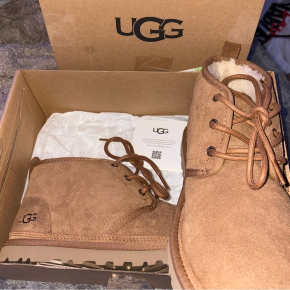 BRAND NEW💘 UGG Neumel Boot WITH BOX *NEVER WORN* ⚡️ - Picture 2 of 3